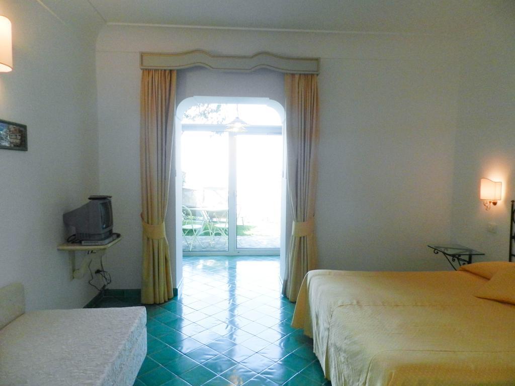 Bacio Del Sole B&B Positano Buitenkant foto